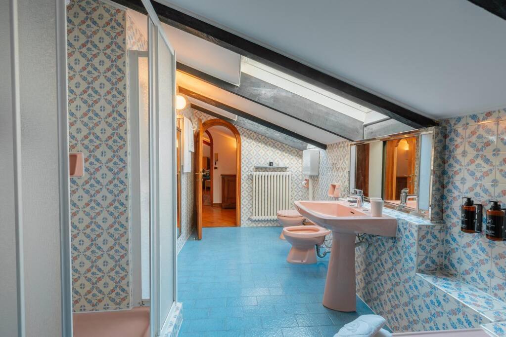 Villa Glicine, By R Collection Apartment Brienno Bagian luar foto