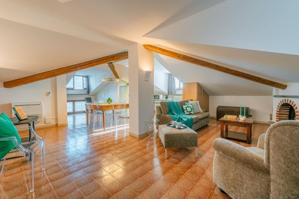 Villa Glicine, By R Collection Apartment Brienno Bagian luar foto
